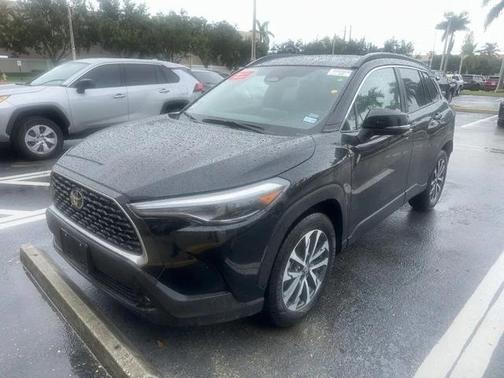 2025 Toyota Corolla Cross XLE