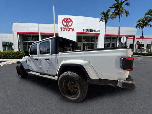 Bright White Clearcoat 2020 Jeep Gladiator Overland