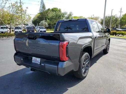 2025 Toyota Tundra Hybrid Platinum
