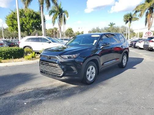 2025 Toyota Highlander LE