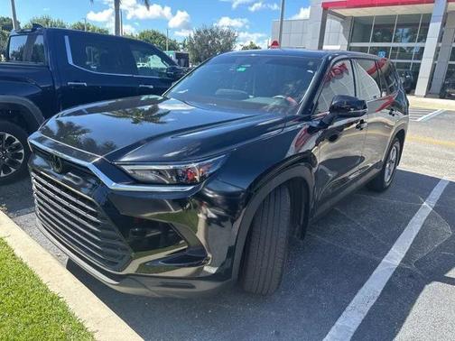 2025 Toyota Highlander LE