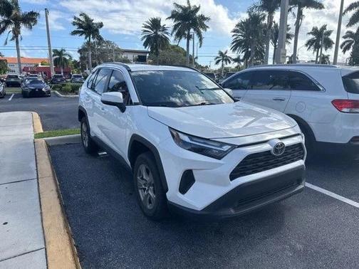 2022 Toyota RAV4 XLE