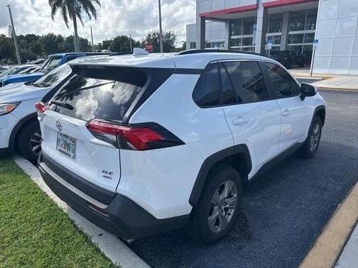 2022 Toyota RAV4 XLE