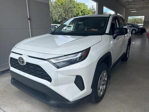 2025 Toyota RAV4 LE