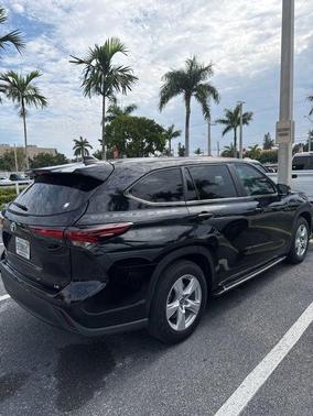 Midnight Black Metallic 2024 Toyota Highlander LE
