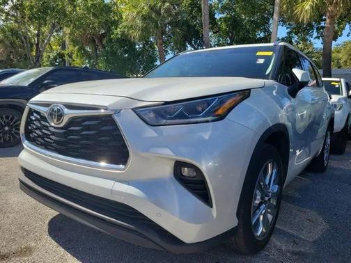 2023 Toyota Highlander L