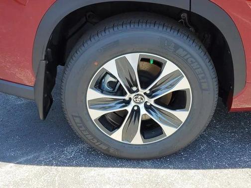 2025 Toyota Highlander XLE