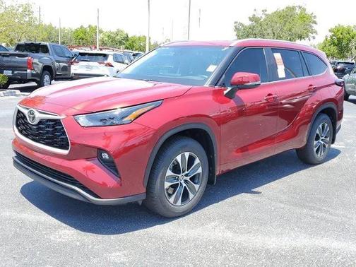 2025 Toyota Highlander XLE