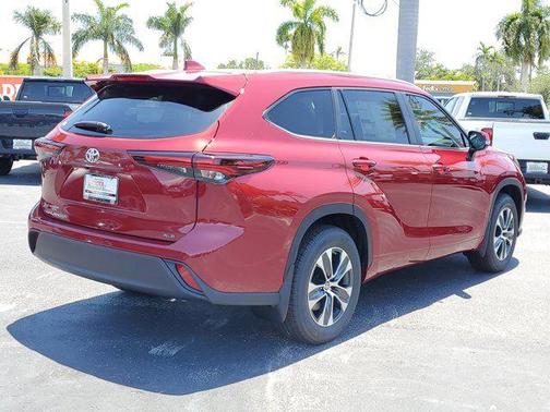 2025 Toyota Highlander XLE