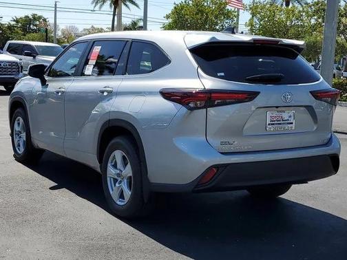 2025 Toyota Highlander LE
