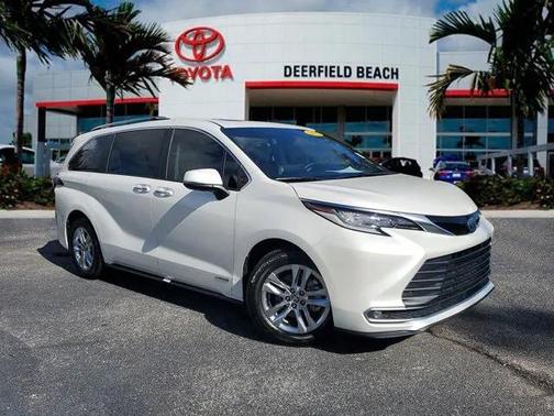 2021 Toyota Sienna Limited 7-Passenger