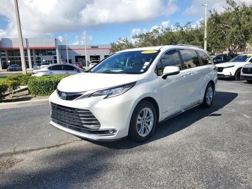 2021 Toyota Sienna Limited 7-Passenger