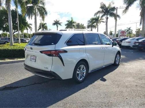 2021 Toyota Sienna Limited 7-Passenger