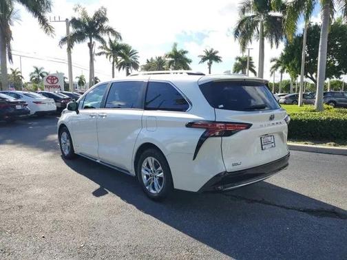2021 Toyota Sienna Limited 7-Passenger