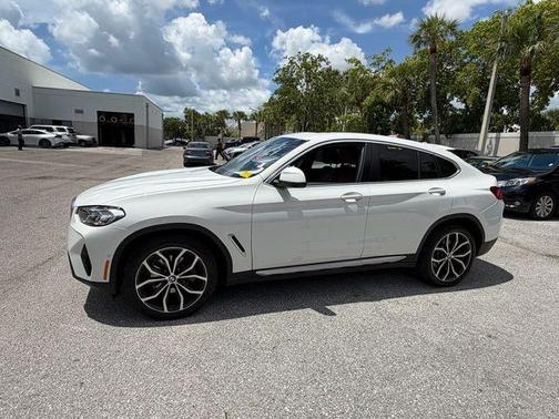 Alpine White 2024 BMW X4 xDrive30i