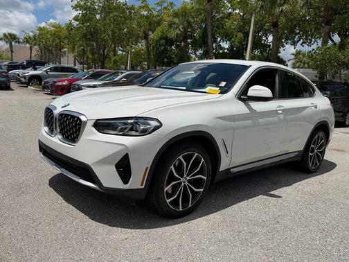 Alpine White 2024 BMW X4 xDrive30i