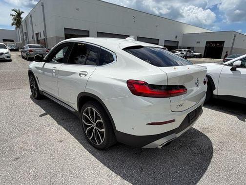 Alpine White 2024 BMW X4 xDrive30i