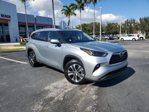 2024 Toyota Highlander LE