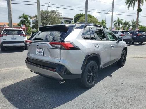 2023 Toyota RAV4 Hybrid SE