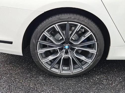 2020 BMW 740 740i Sedan