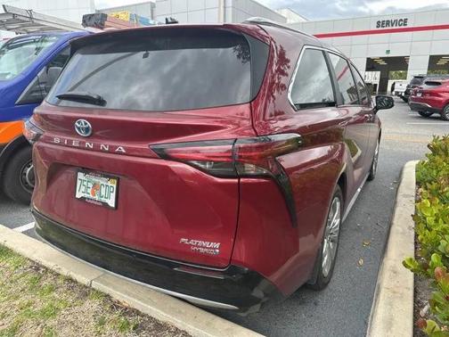2024 Toyota Sienna Platinum 7 Passenger