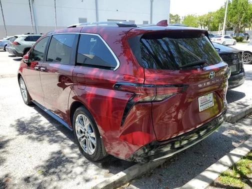 2024 Toyota Sienna Platinum 7 Passenger