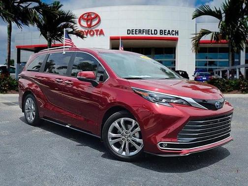 2024 Toyota Sienna Platinum 7 Passenger
