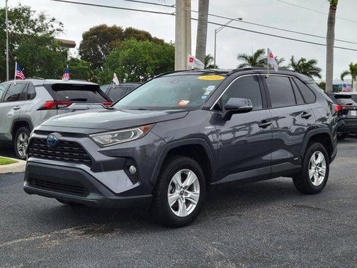 2021 Toyota RAV4 Hybrid XLE