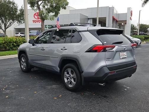 2022 Toyota RAV4 XLE