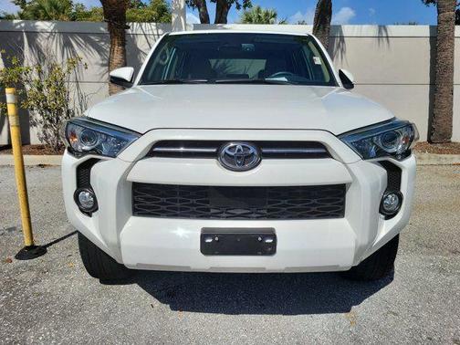 Super White 2020 Toyota 4Runner SR5