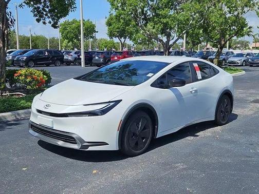 2025 Toyota Prius L
