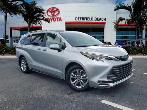 2024 Toyota Sienna Platinum 7 Passenger