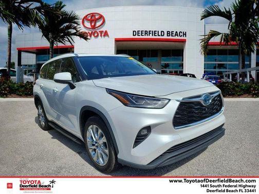 Wind Chill Pearl 2022 Toyota Highlander Hybrid Limited