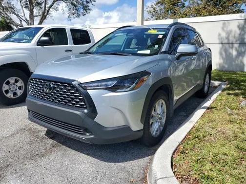 2024 Toyota Corolla Cross LE