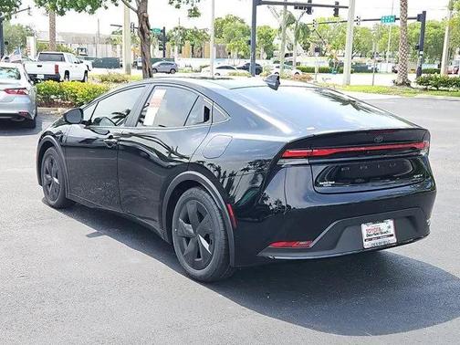 2025 Toyota Prius LE