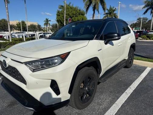 2021 Toyota RAV4 Hybrid SE