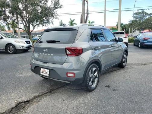 2021 Hyundai VENUE SEL