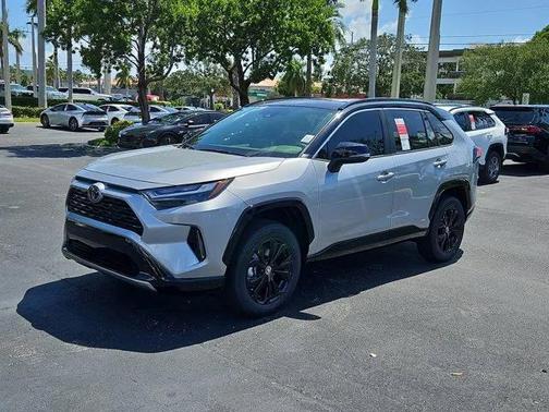 2025 Toyota RAV4 Hybrid SE