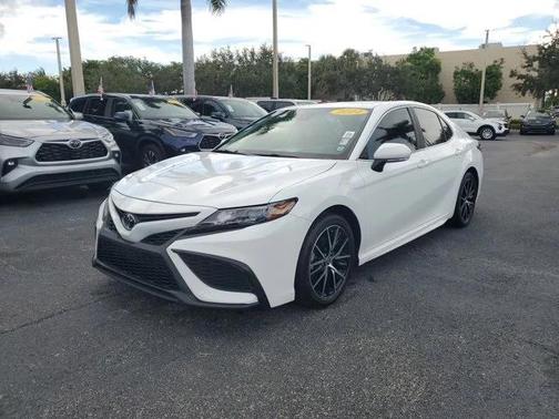 2024 Toyota Camry SE