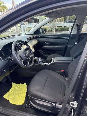 2022 Hyundai TUCSON SE