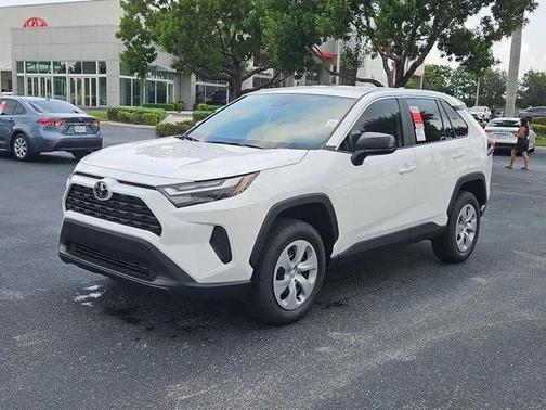 2025 Toyota RAV4 LE