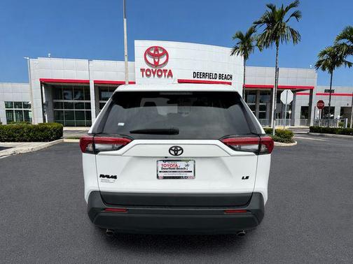 Ice Cap 2024 Toyota RAV4 LE
