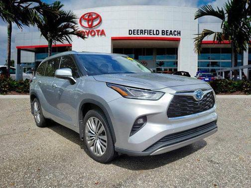 Celestial Silver Metallic 2022 Toyota Highlander Hybrid Platinum