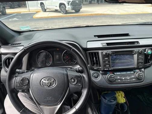 2016 Toyota RAV4 SE