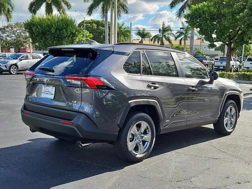 2025 Toyota RAV4 Hybrid LE