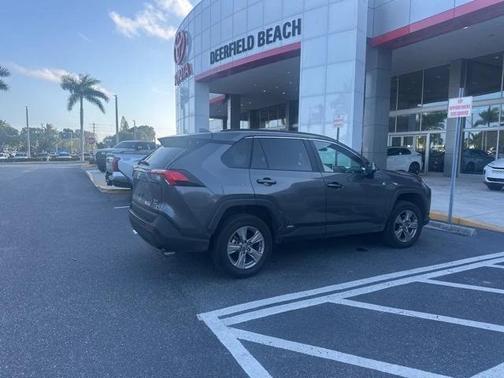 2025 Toyota RAV4 Hybrid XLE