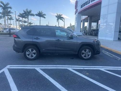 2025 Toyota RAV4 Hybrid XLE