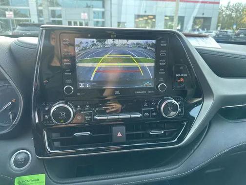 2021 Toyota Highlander Limited