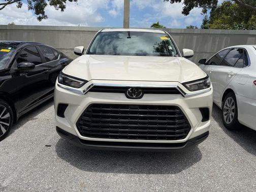 Cream 2024 Toyota Grand Highlander Hybrid XLE