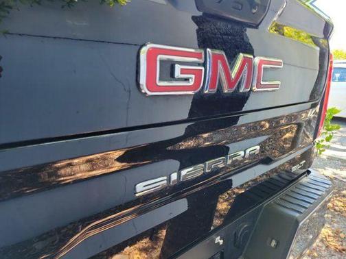 Onyx Black 2025 GMC Sierra 1500 SLT